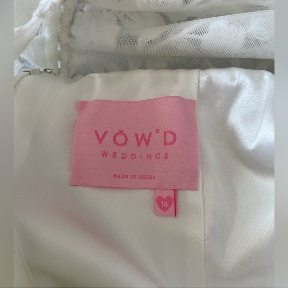 NEW Vow’d -Size 16- ivory wedding gown - Picture 3 of 7